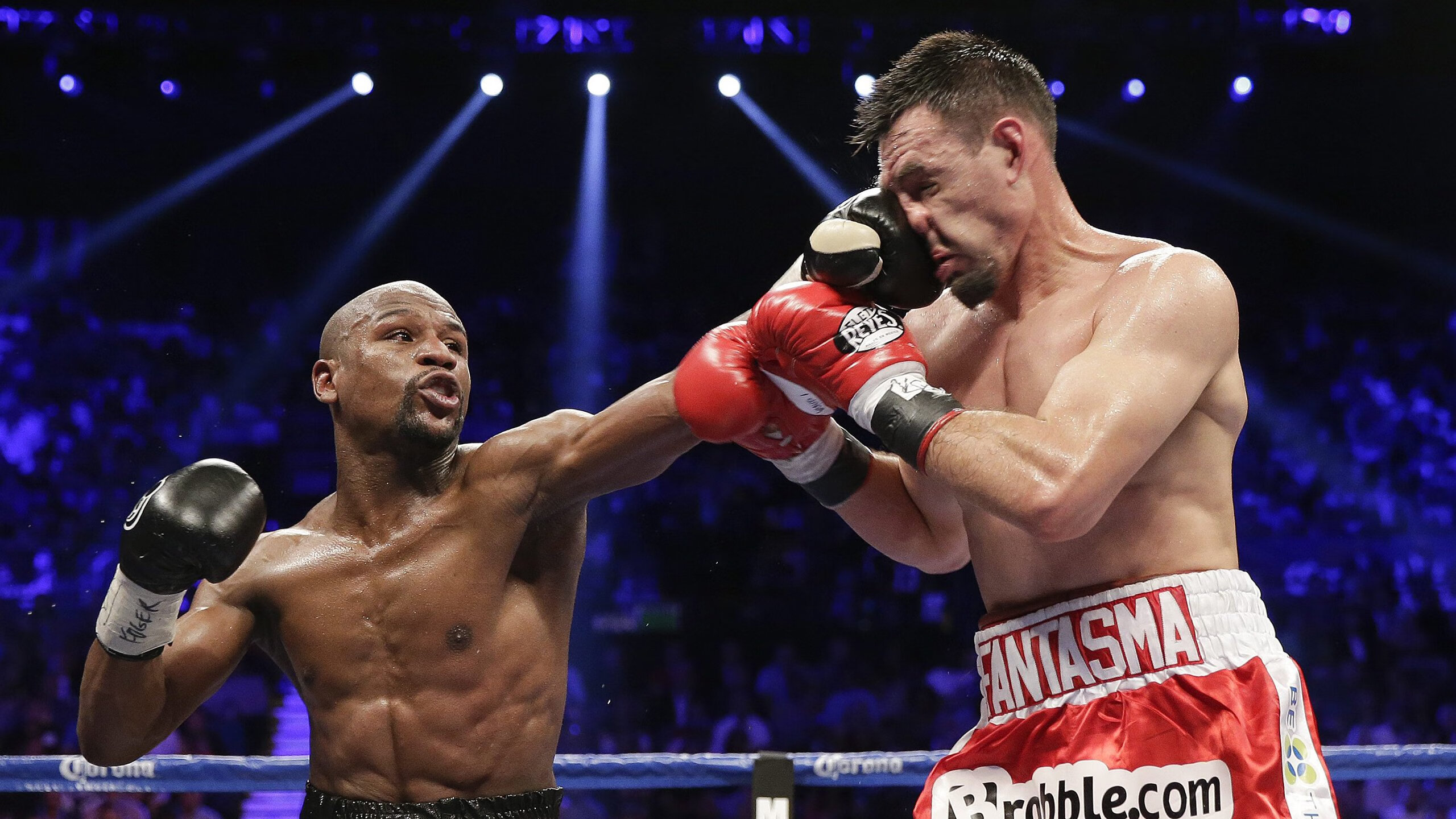 勇士战术调整失灵,库里独自苦撑,勇士队员对库里